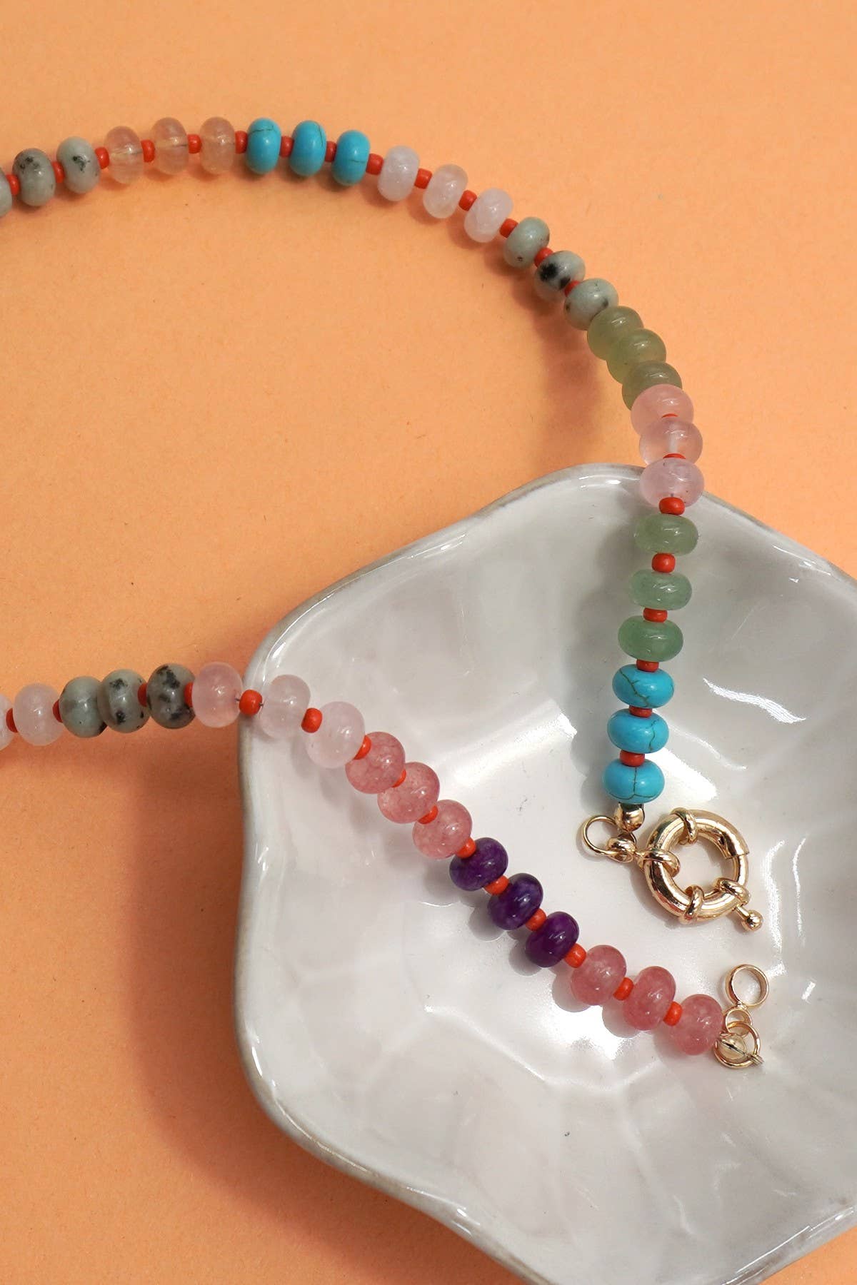 NATURAL STONE SPRING CLASP BEADED NECKLACE