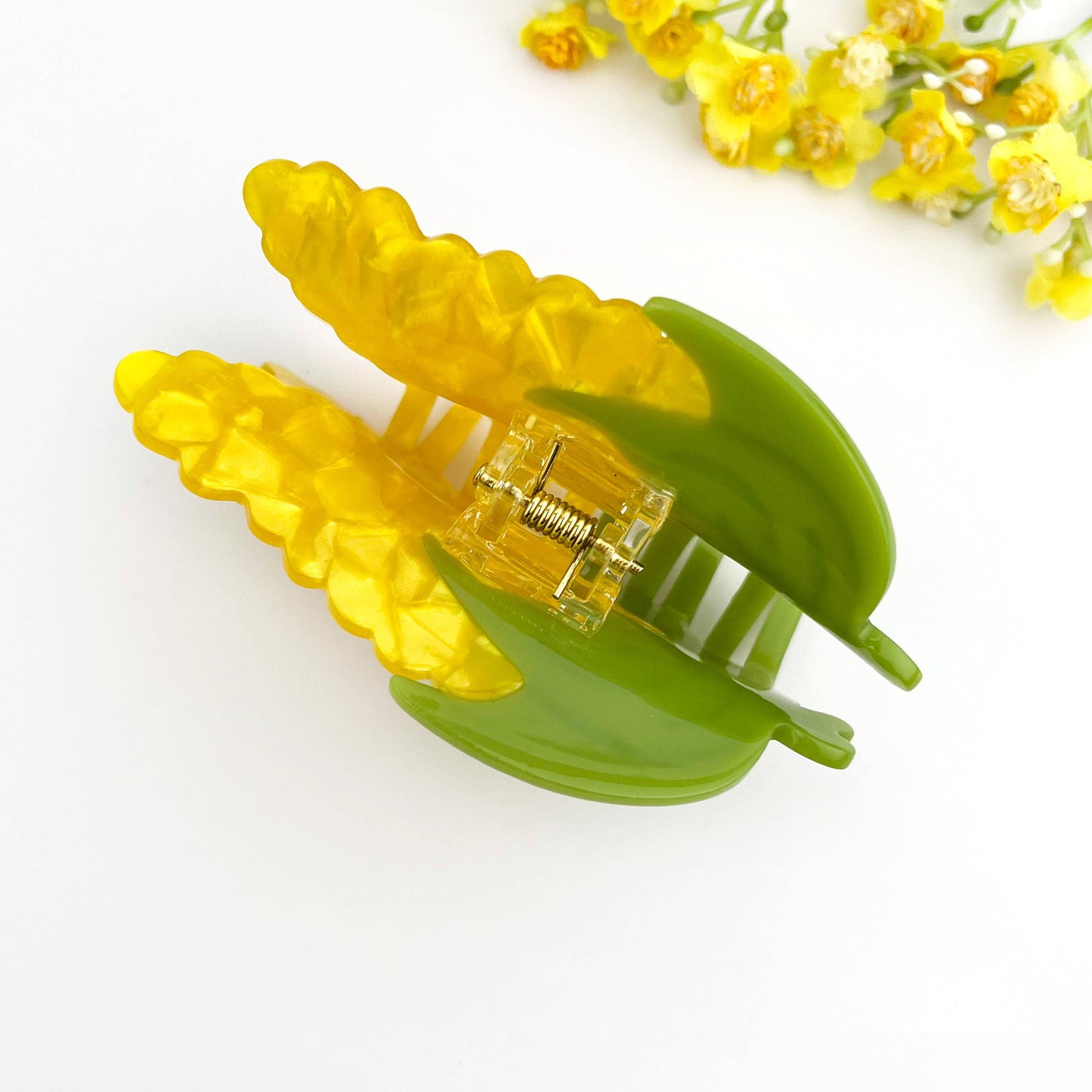🌽 Corn Hair Claw – Whimsical Acetate Vegetable Clip