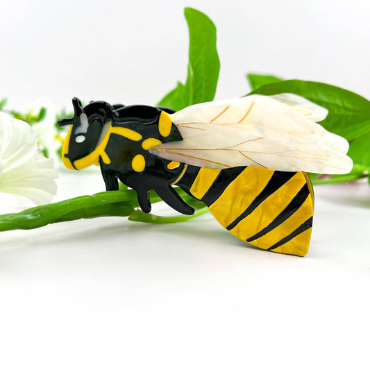🐝 Queen Bee Elegance – Acetate Honeybee Claw Clip