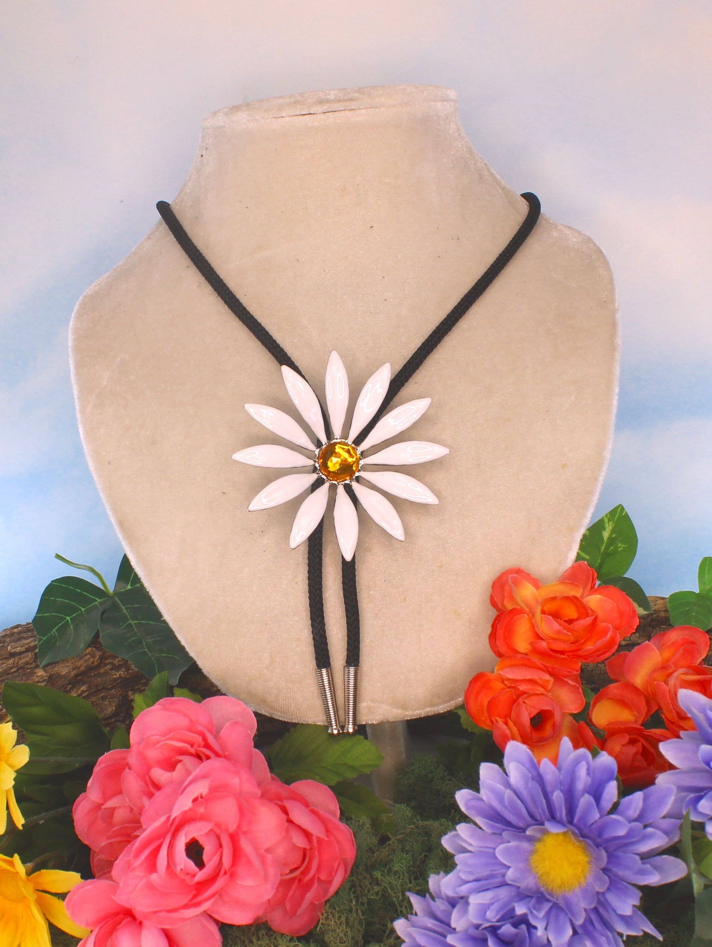Enamel Daisy Bolo Tie