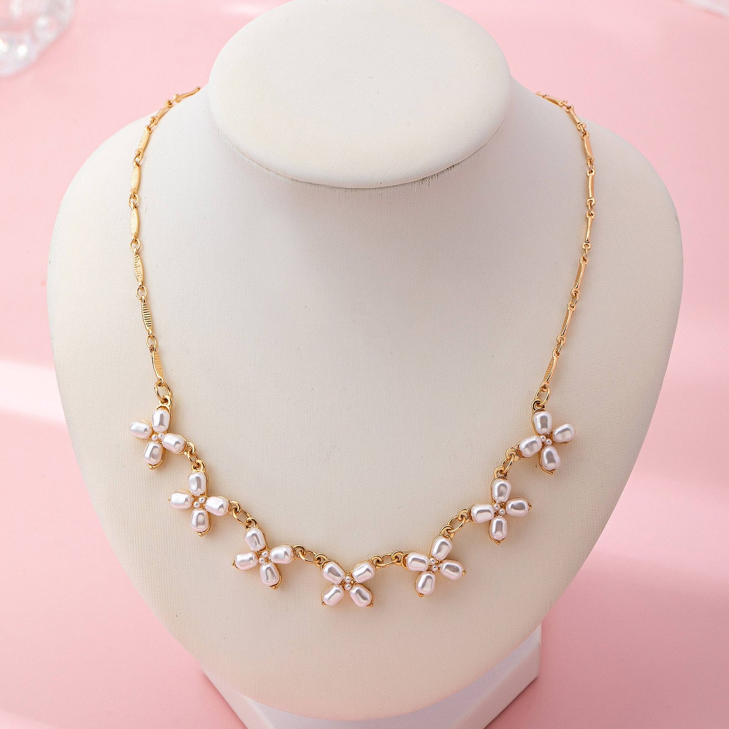 Charm Necklace-Delicate Pearl Flower
