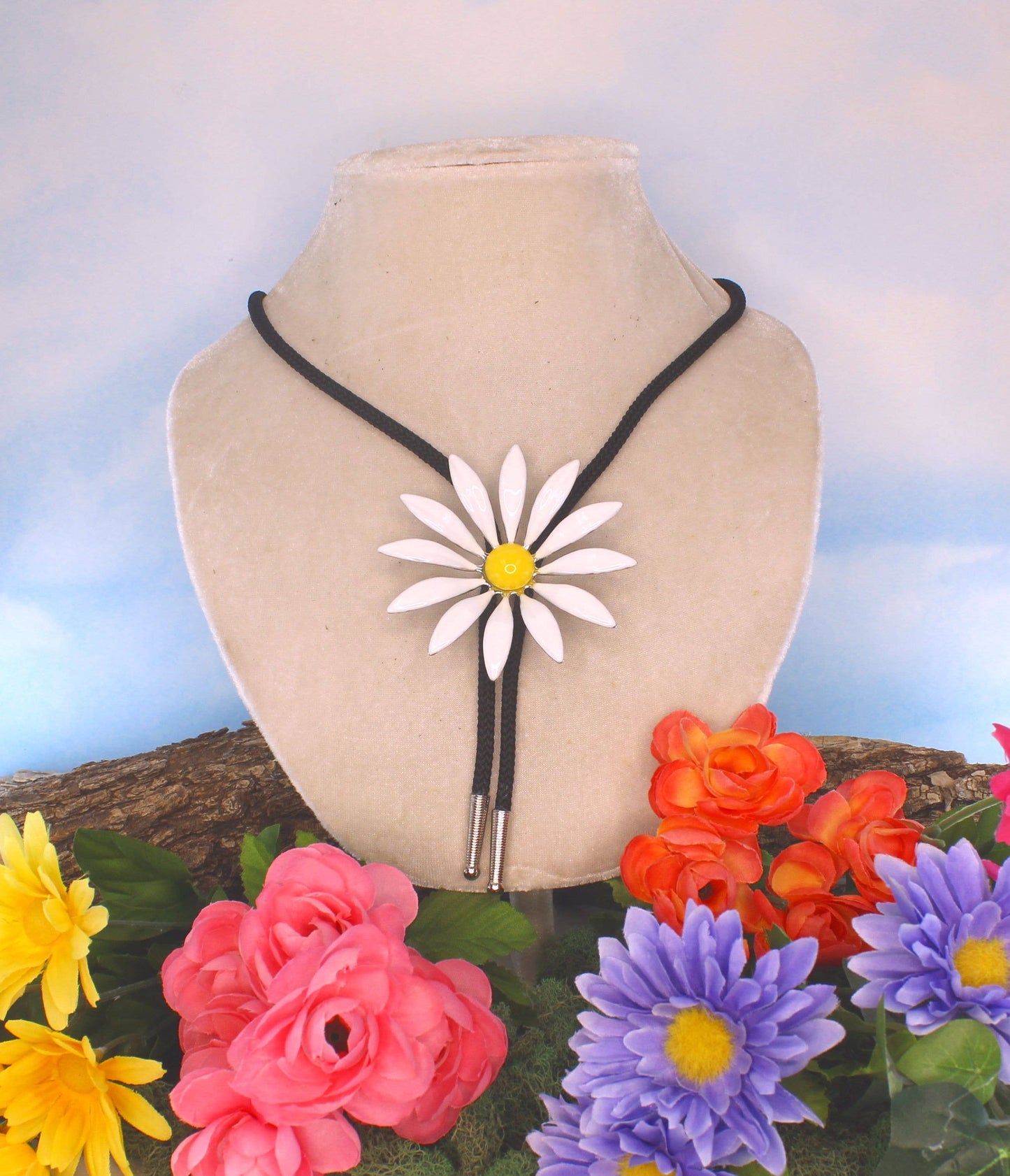 Enamel Daisy Bolo Tie