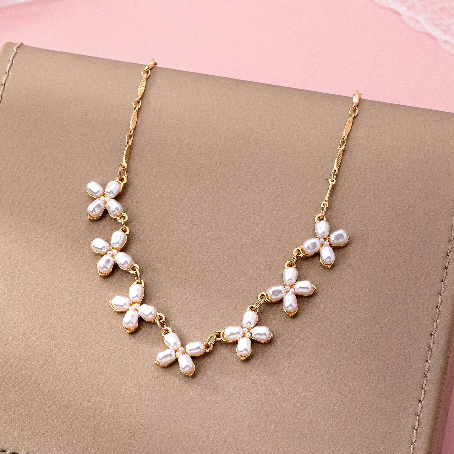 Charm Necklace-Delicate Pearl Flower