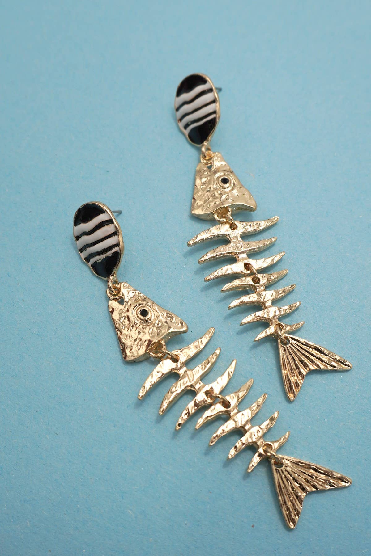 RETRO FISH BONE DROP EARRINGS